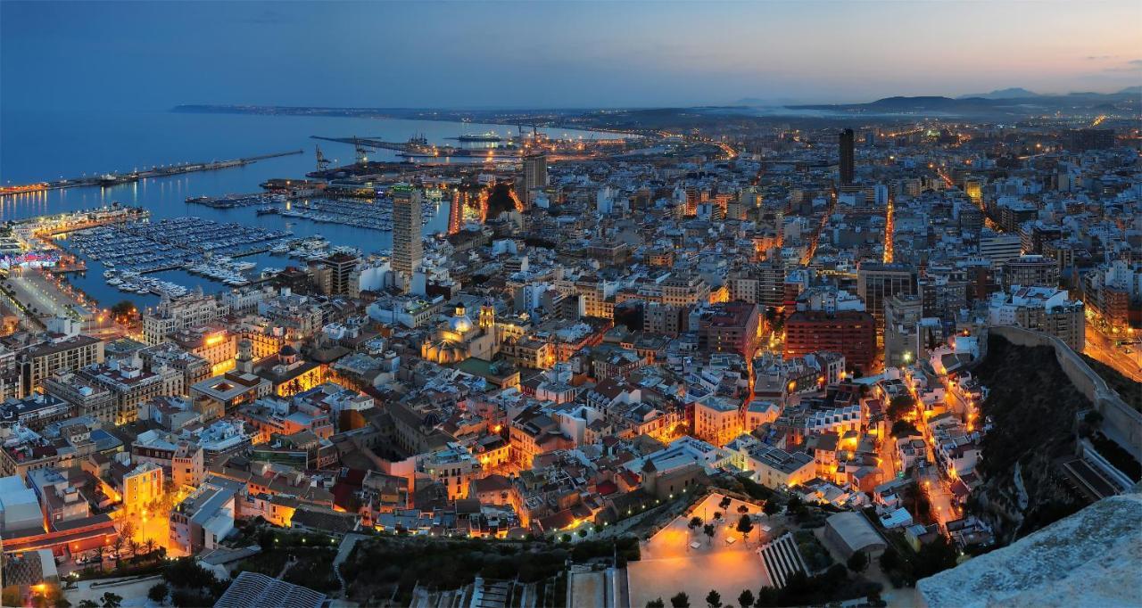 Grande Y Luminoso En El Centro De Appartamento Alicante
